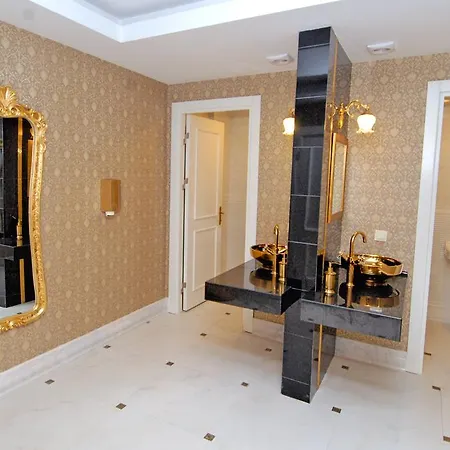 Hotel Aspen Kaleiçi 4*